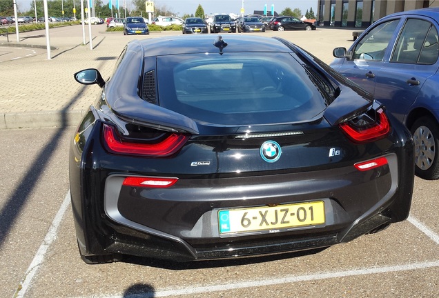 BMW i8