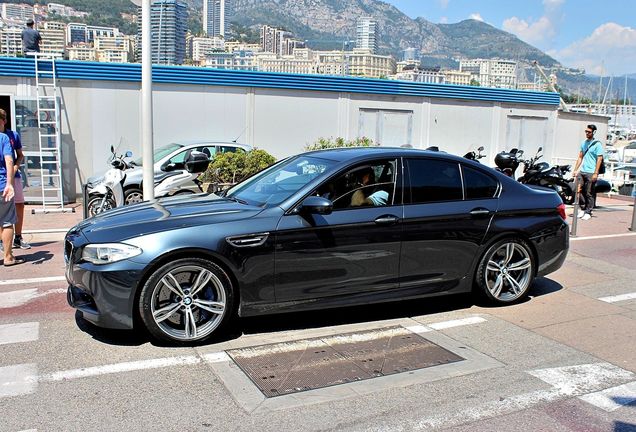 BMW M5 F10 2011