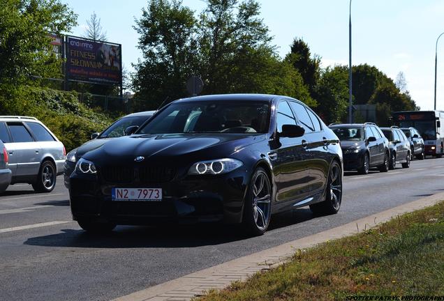 BMW M5 F10 2011