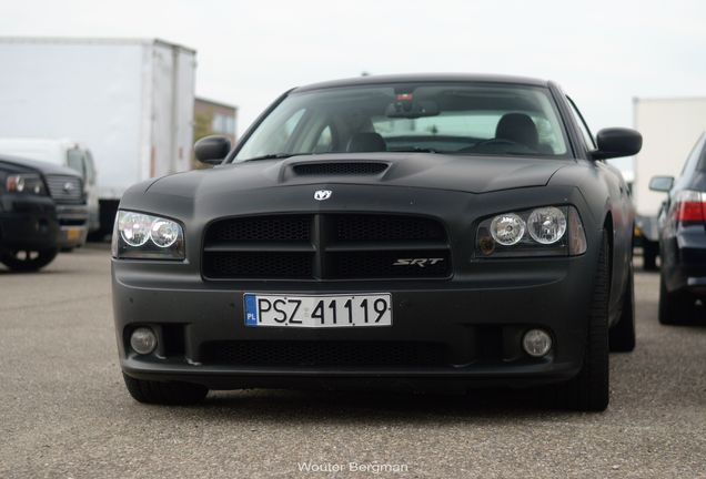 Dodge Charger SRT-8