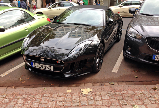 Jaguar F-TYPE S V8 Convertible