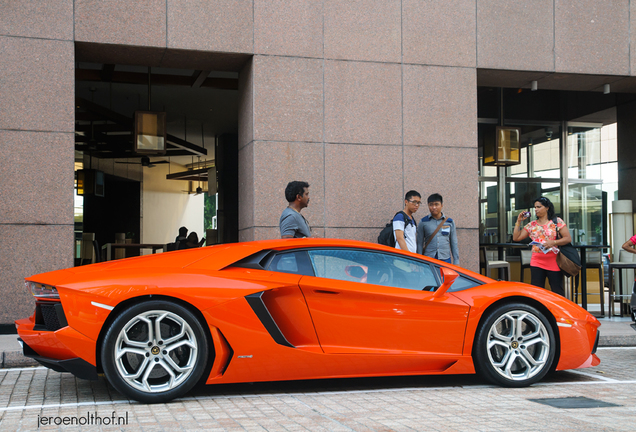 Lamborghini Aventador LP700-4