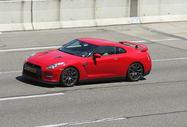 Nissan GT-R 2011