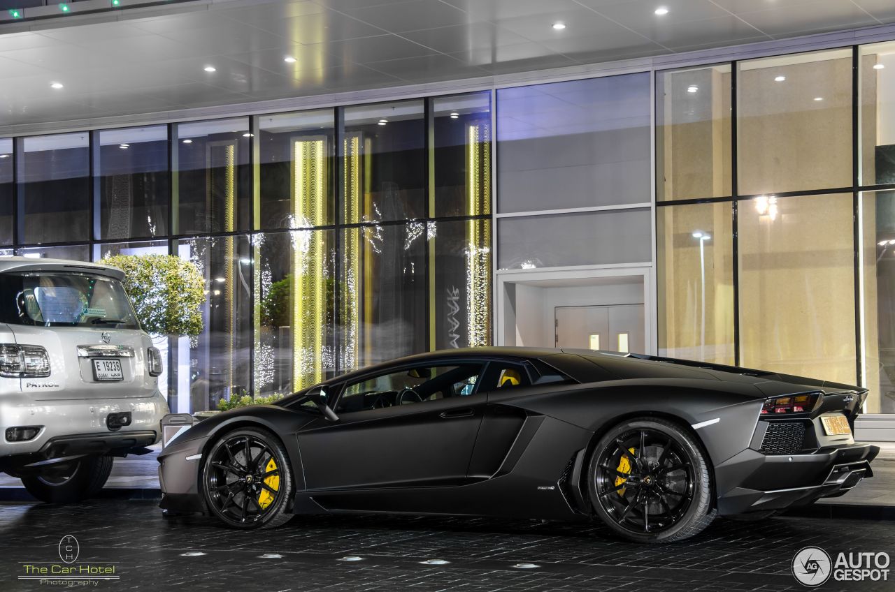 Lamborghini Aventador LP700-4