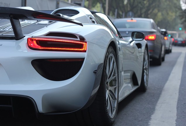 Porsche 918 Spyder Weissach Package