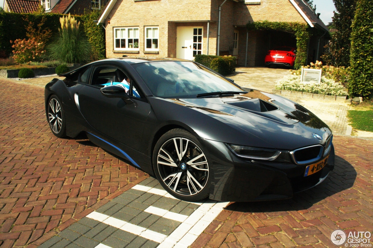 BMW i8