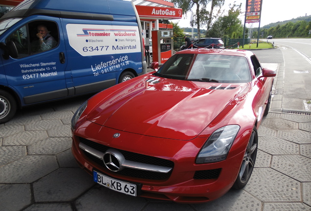 Mercedes-Benz SLS AMG