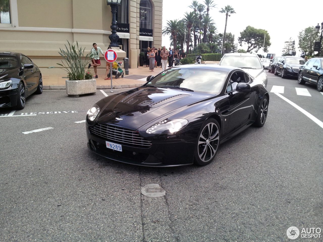 Aston Martin V12 Vantage