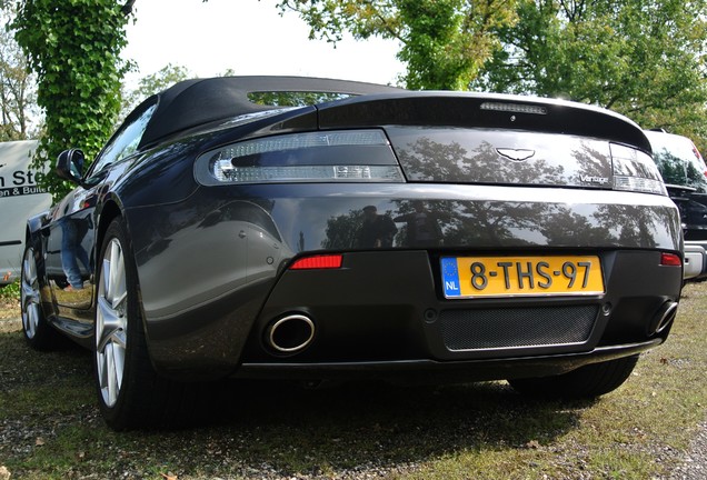 Aston Martin V8 Vantage Roadster 2012