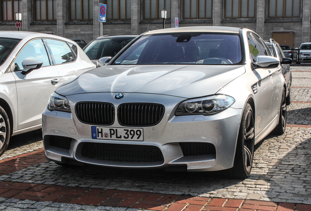 BMW M5 F10 2011