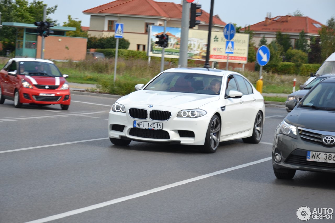 BMW M5 F10 2011