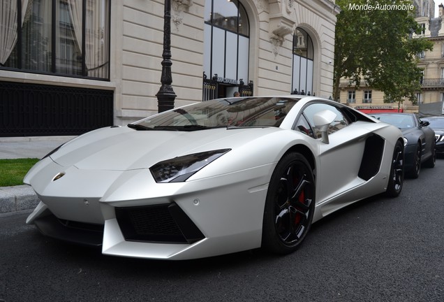 Lamborghini Aventador LP700-4