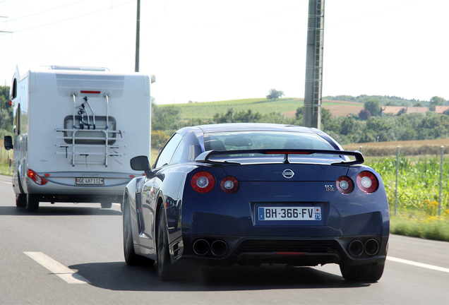 Nissan GT-R 2011