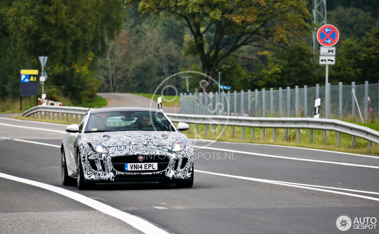 Jaguar F-TYPE SVR Coupé