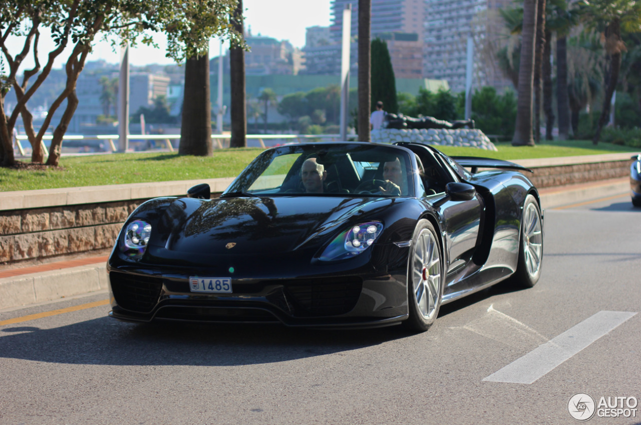 Porsche 918 Spyder Weissach Package