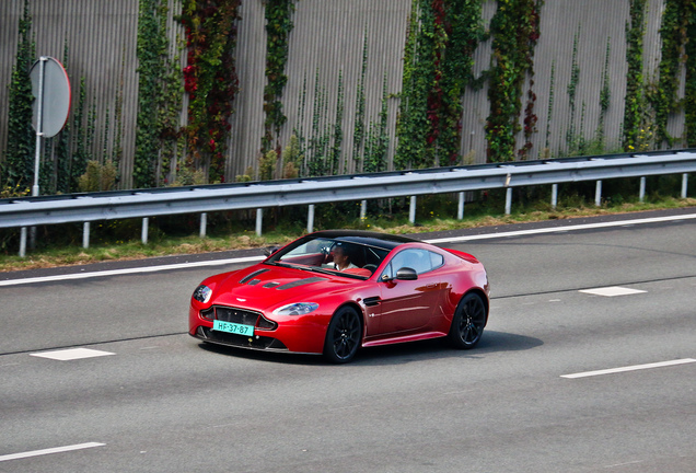 Aston Martin V12 Vantage S