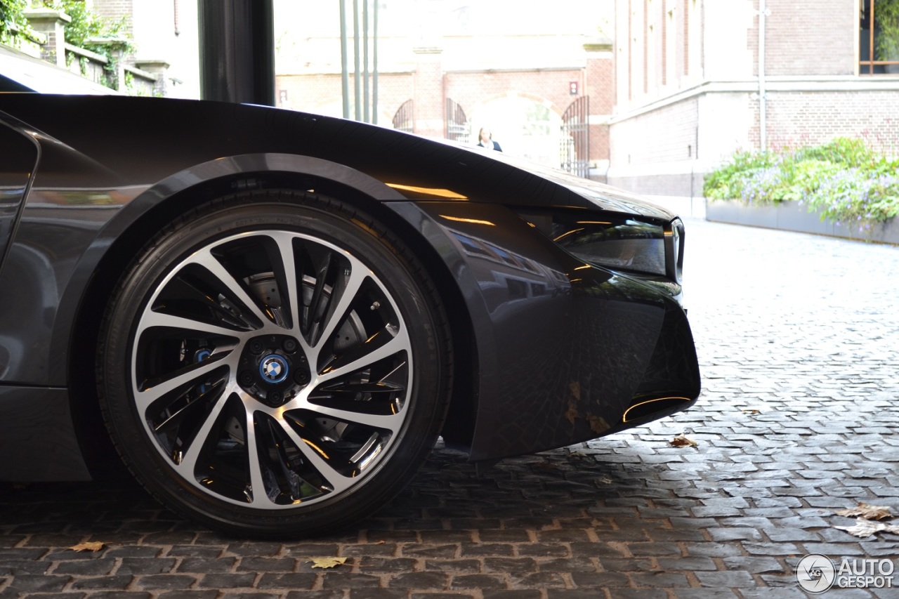 BMW i8