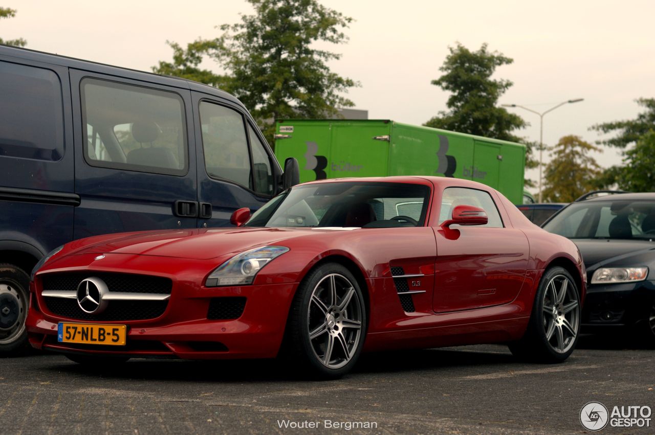 Mercedes-Benz SLS AMG