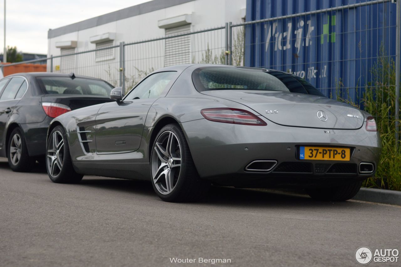 Mercedes-Benz SLS AMG