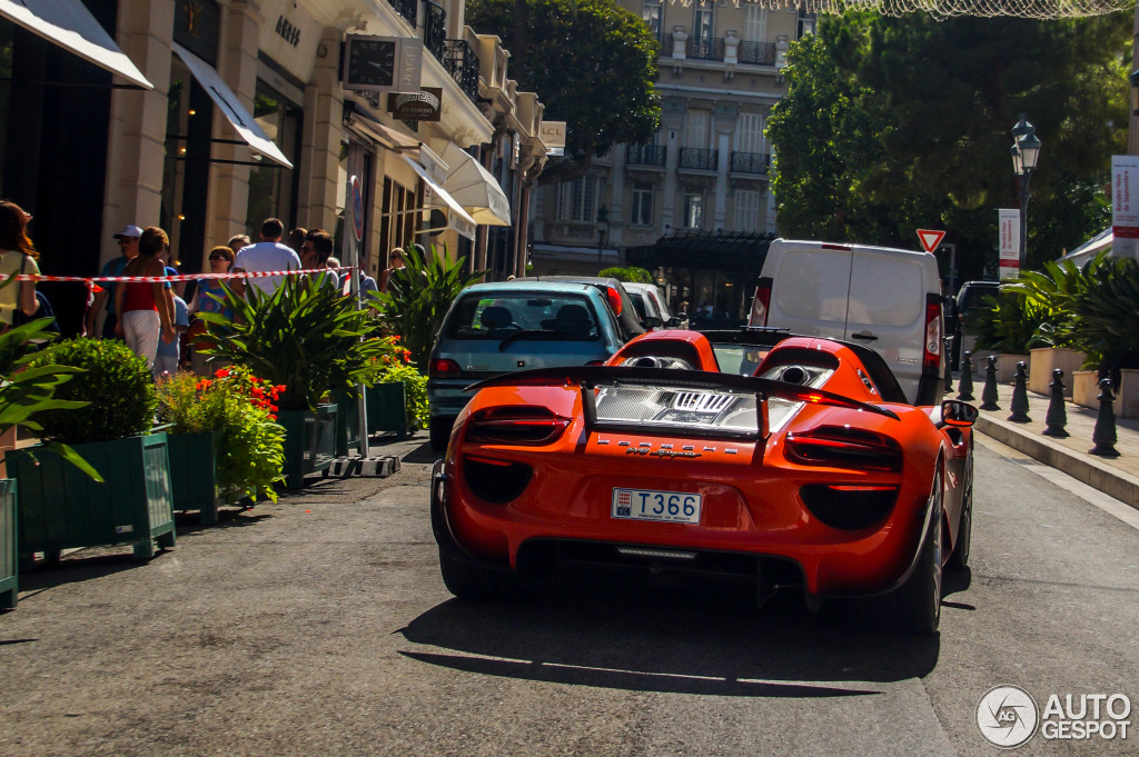 Porsche 918 Spyder Weissach Package