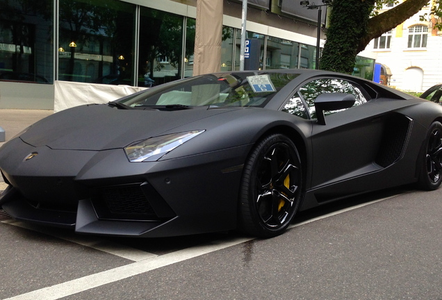 Lamborghini Aventador LP700-4