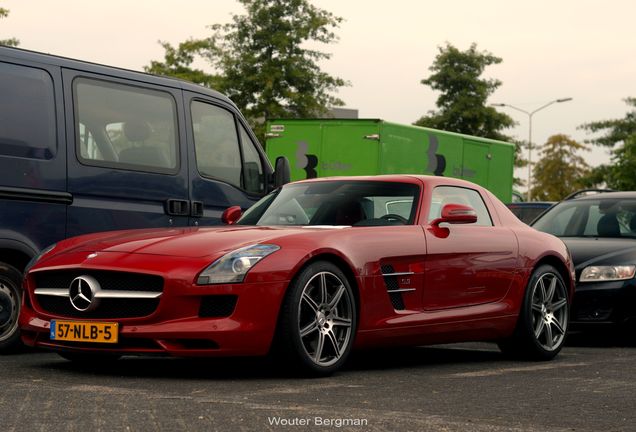 Mercedes-Benz SLS AMG