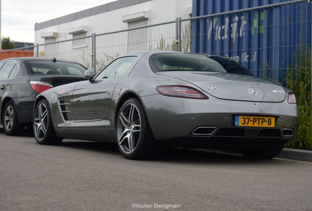 Mercedes-Benz SLS AMG