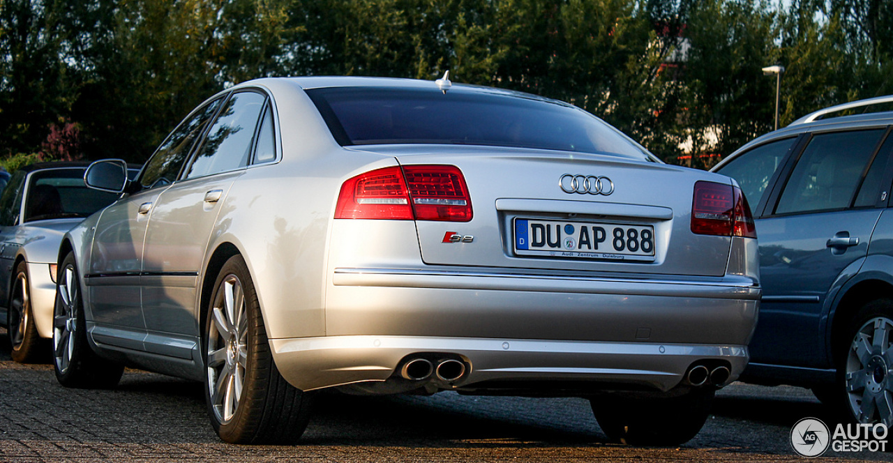 Audi S8 D3