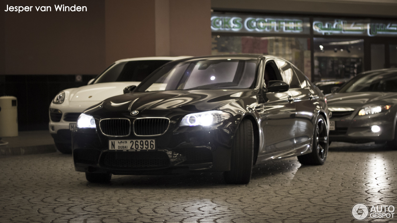 BMW M5 F10 2011