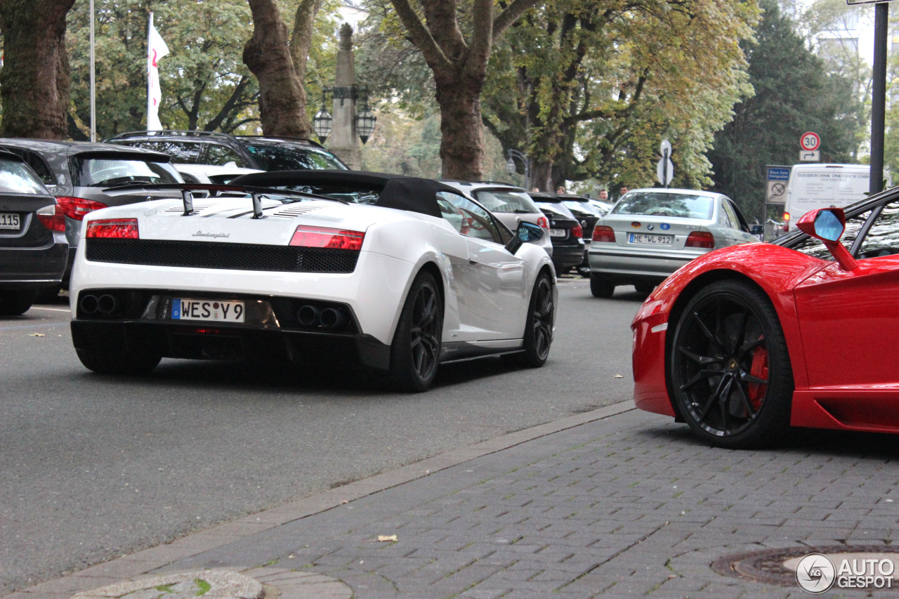 Lamborghini Aventador LP700-4 Roadster