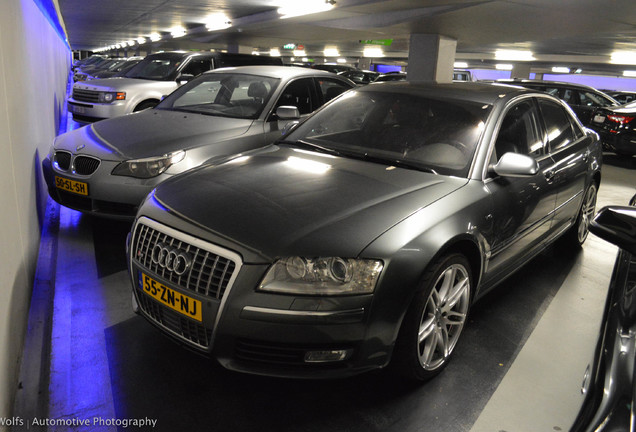 Audi S8 D3