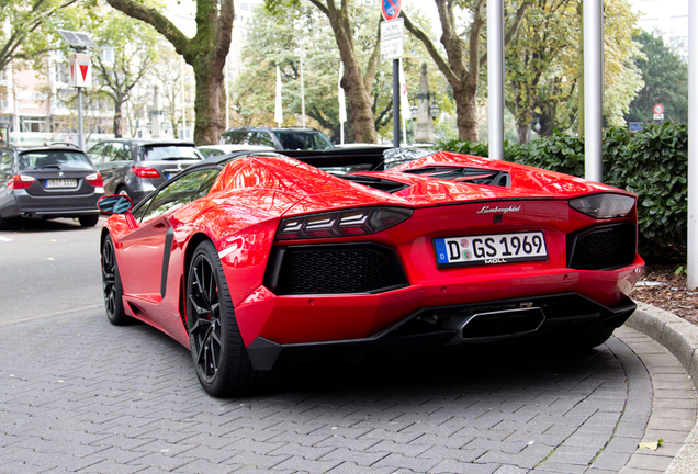 Lamborghini Aventador LP700-4 Roadster