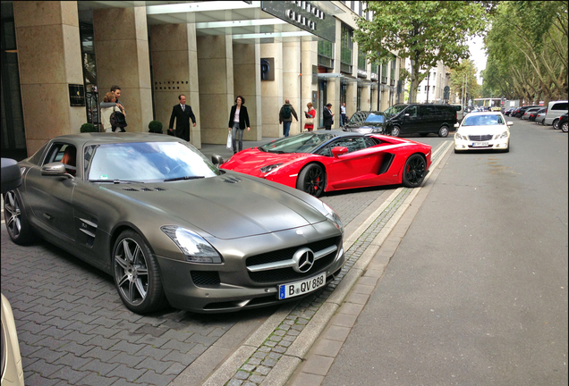 Mercedes-Benz SLS AMG