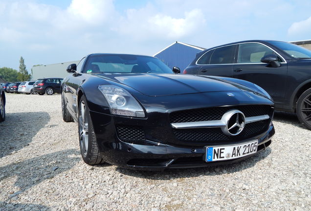 Mercedes-Benz SLS AMG