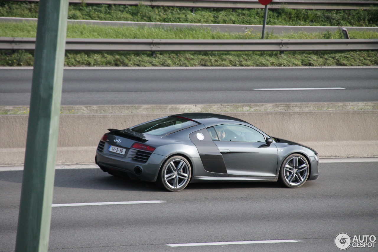 Audi R8 V10 Plus 2013