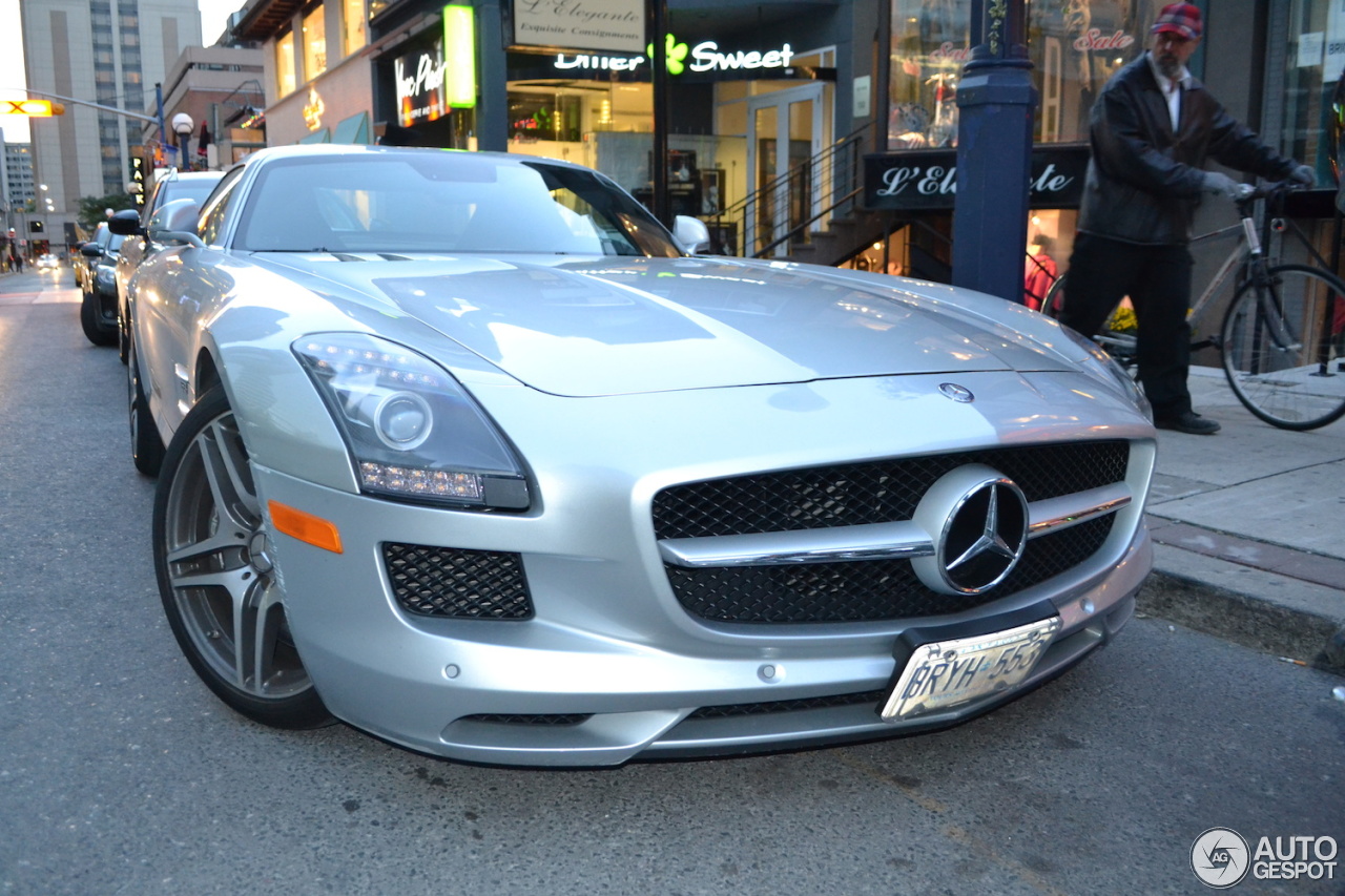 Mercedes-Benz SLS AMG