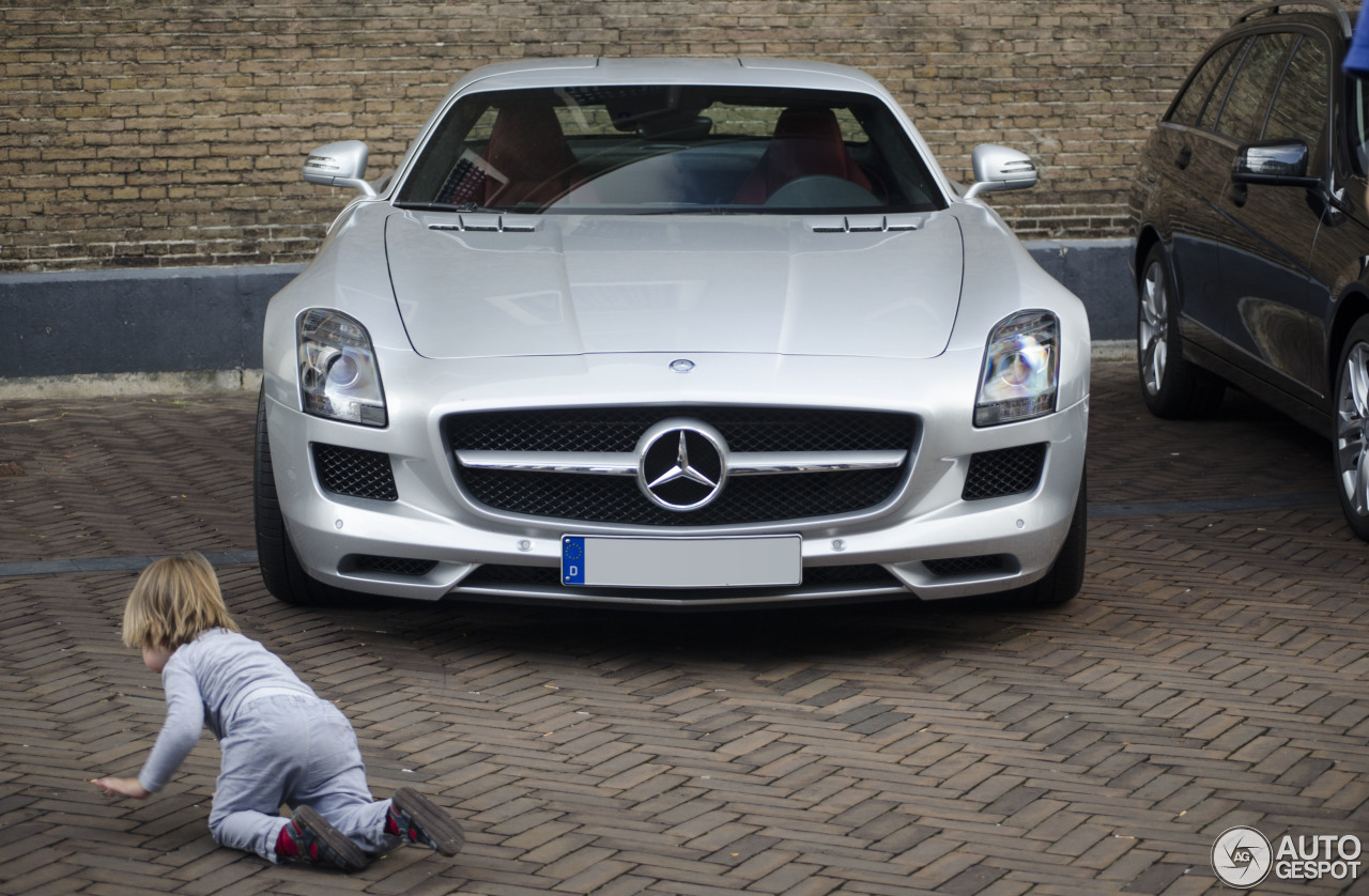 Mercedes-Benz SLS AMG