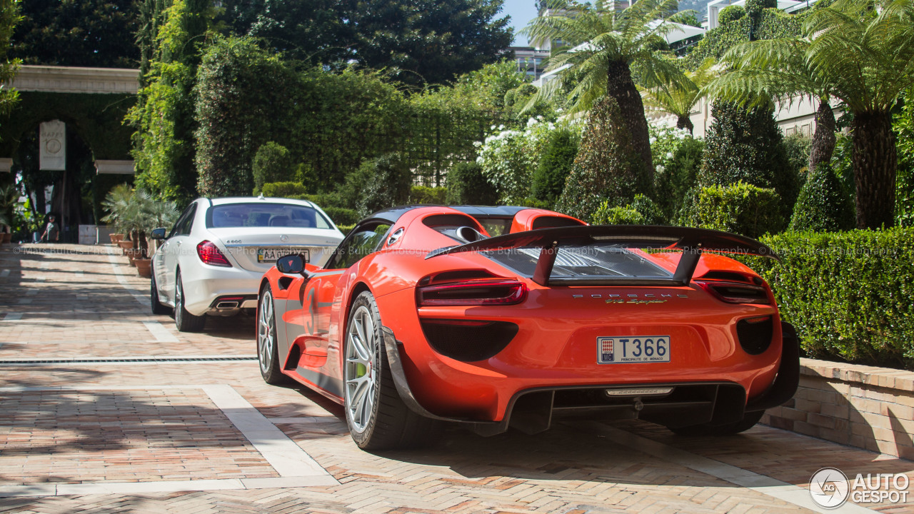 Porsche 918 Spyder Weissach Package