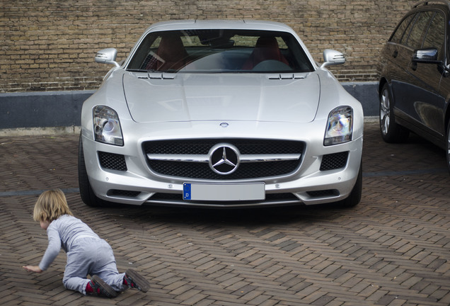 Mercedes-Benz SLS AMG