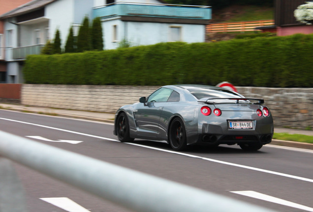 Nissan GT-R