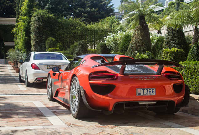 Porsche 918 Spyder Weissach Package