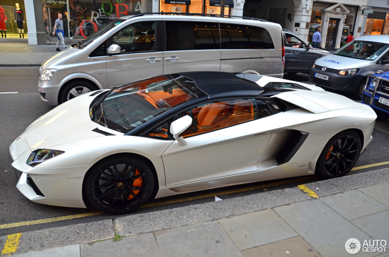 Lamborghini Aventador LP700-4 Roadster