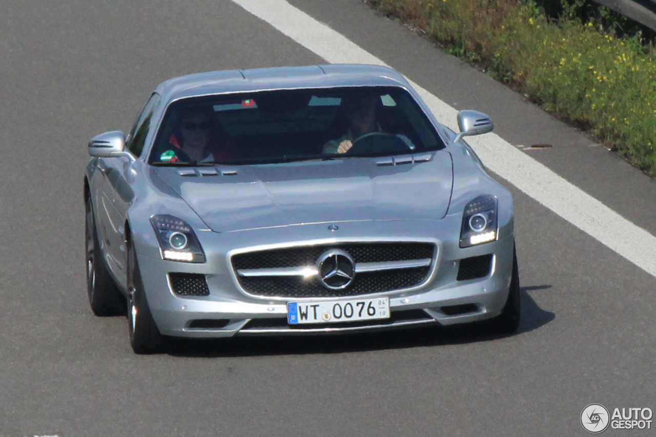 Mercedes-Benz SLS AMG