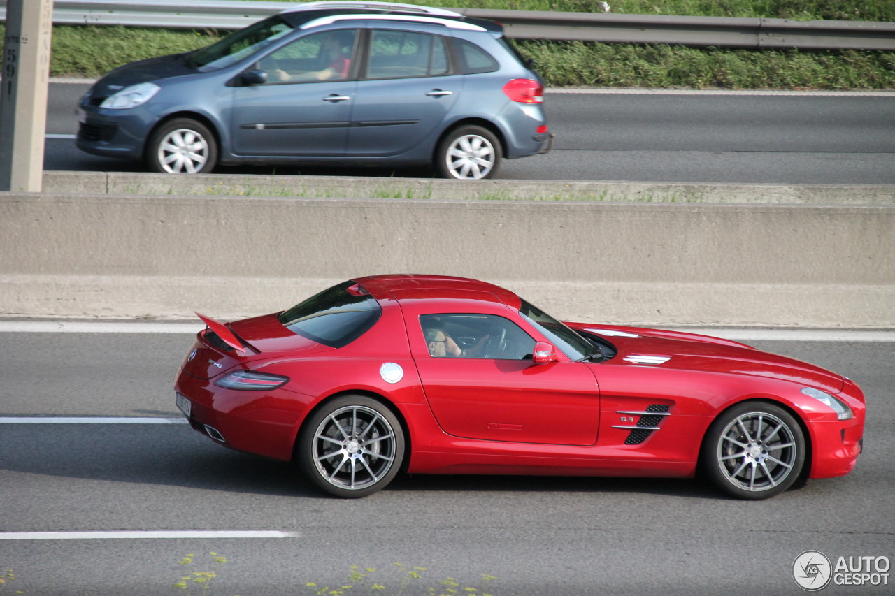 Mercedes-Benz SLS AMG