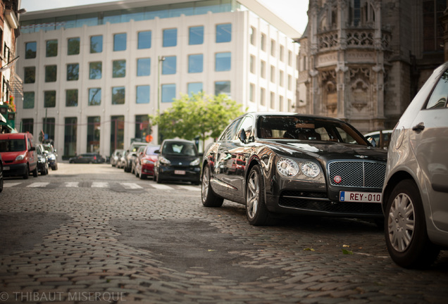 Bentley Flying Spur V8