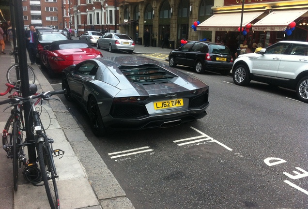 Lamborghini Aventador LP700-4