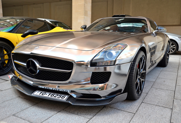 Mercedes-Benz Oakley Design SLS AMG Carbon Edition