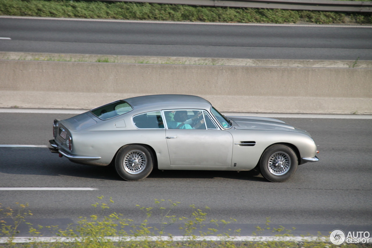 Aston Martin DB6 MKI