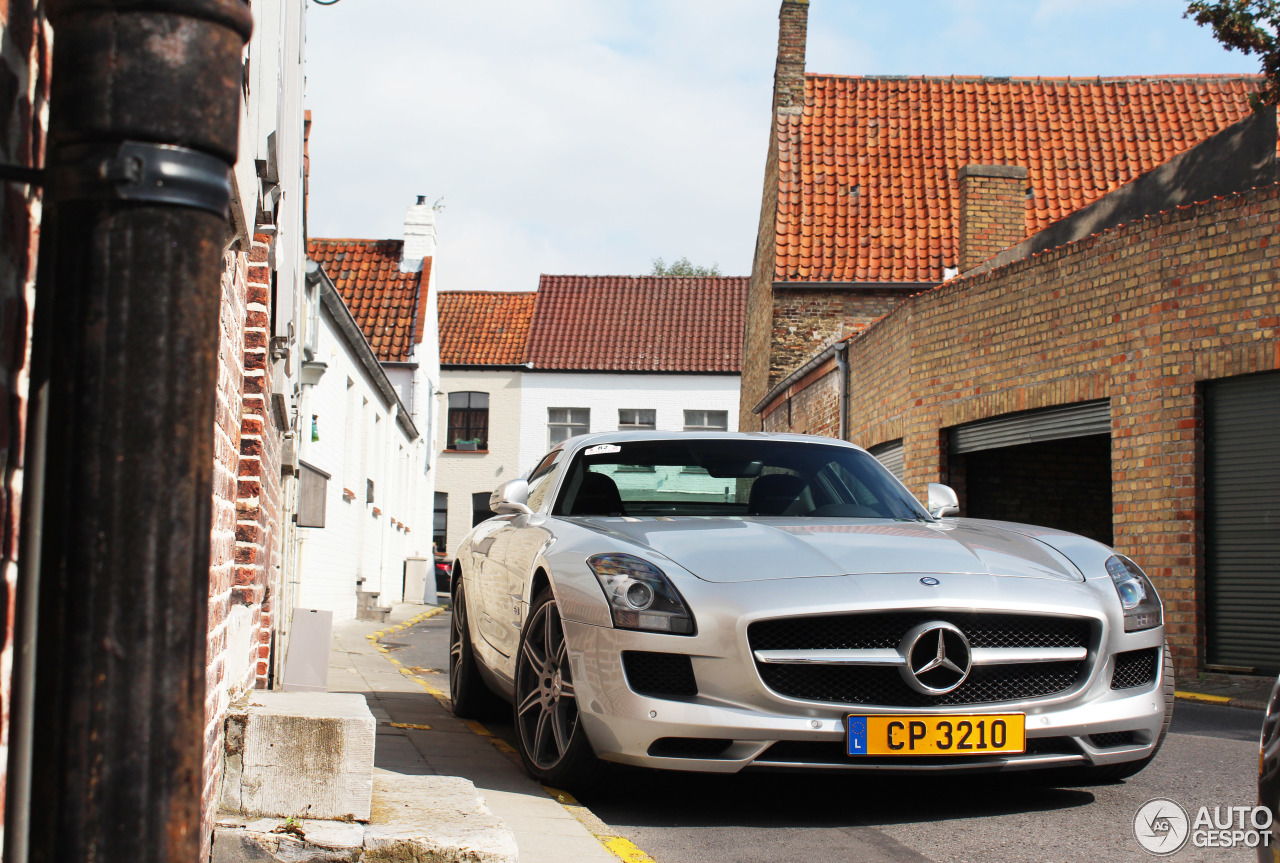 Mercedes-Benz SLS AMG