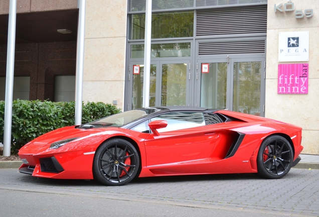 Lamborghini Aventador LP700-4 Roadster